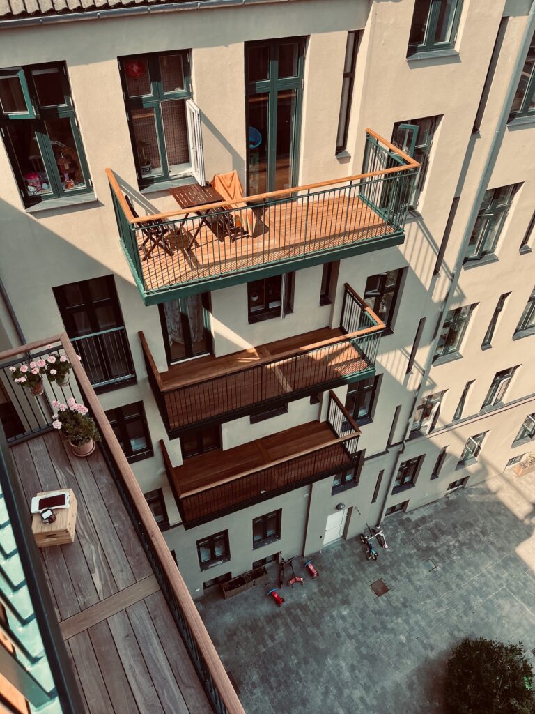 Facade altan